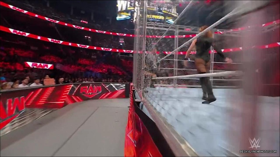 WWE_Monday_Night_RAW_2023_02_06_720p_HDTV_x264-Star_mp4_007221966.jpg
