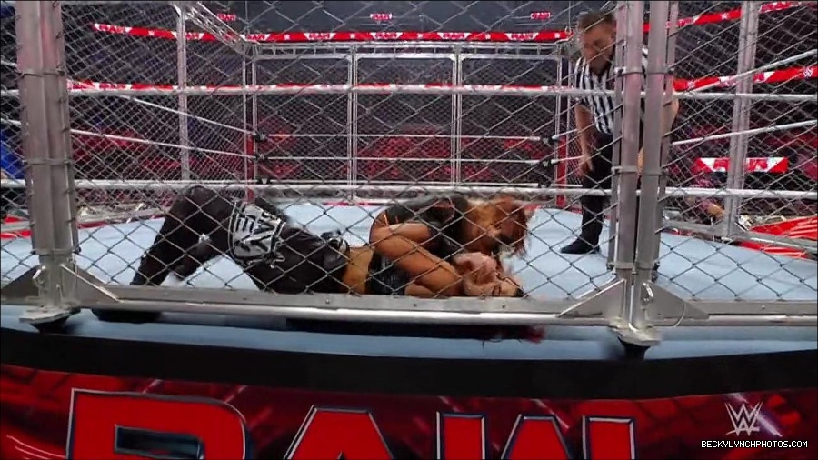 WWE_Monday_Night_RAW_2023_02_06_720p_HDTV_x264-Star_mp4_007246766.jpg