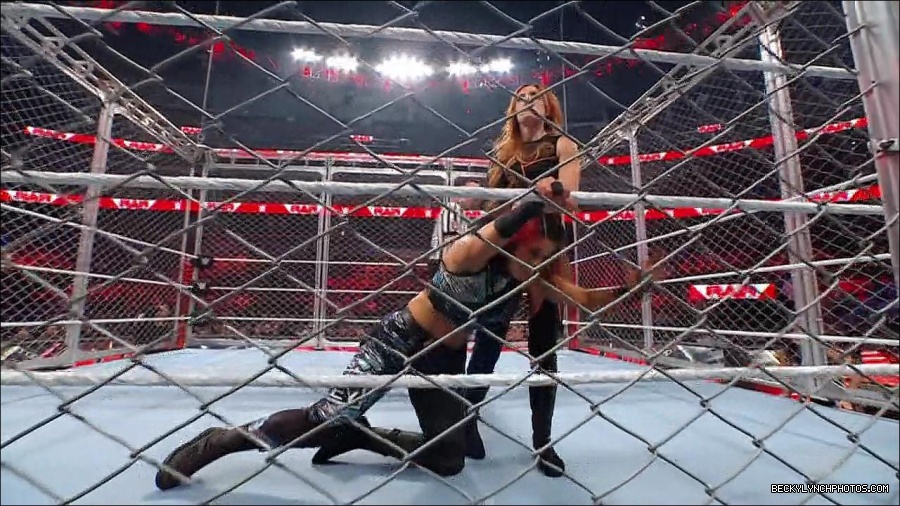 WWE_Monday_Night_RAW_2023_02_06_720p_HDTV_x264-Star_mp4_007265566.jpg