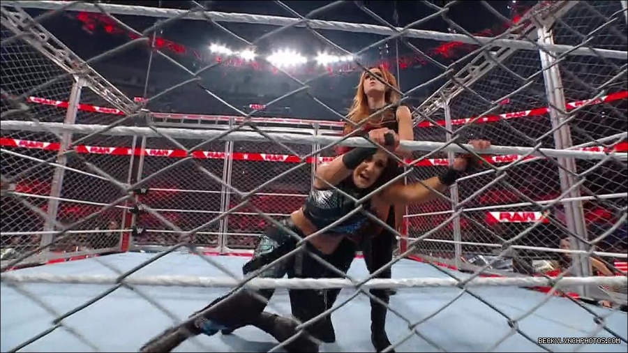 WWE_Monday_Night_RAW_2023_02_06_720p_HDTV_x264-Star_mp4_007265966.jpg