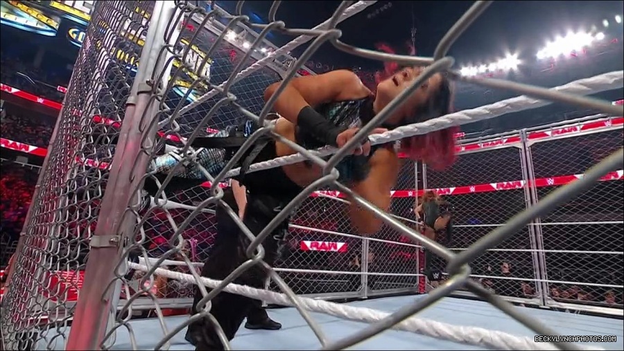 WWE_Monday_Night_RAW_2023_02_06_720p_HDTV_x264-Star_mp4_007280366.jpg