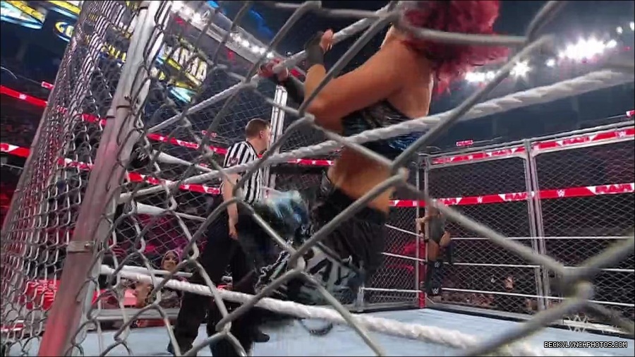 WWE_Monday_Night_RAW_2023_02_06_720p_HDTV_x264-Star_mp4_007281166.jpg