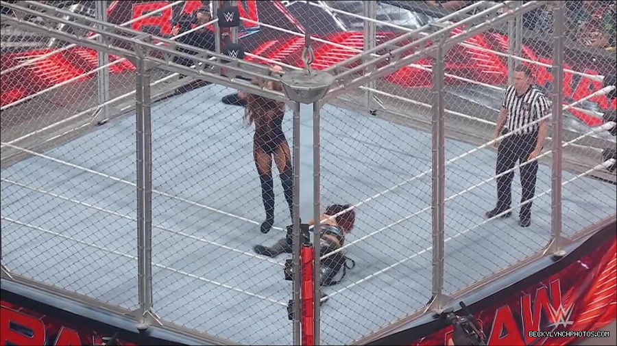WWE_Monday_Night_RAW_2023_02_06_720p_HDTV_x264-Star_mp4_007294566.jpg