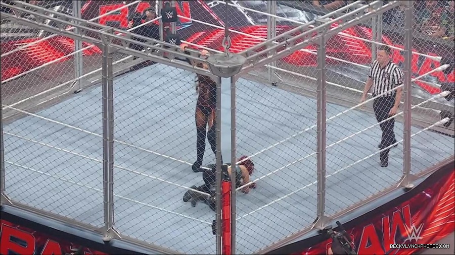 WWE_Monday_Night_RAW_2023_02_06_720p_HDTV_x264-Star_mp4_007294966.jpg
