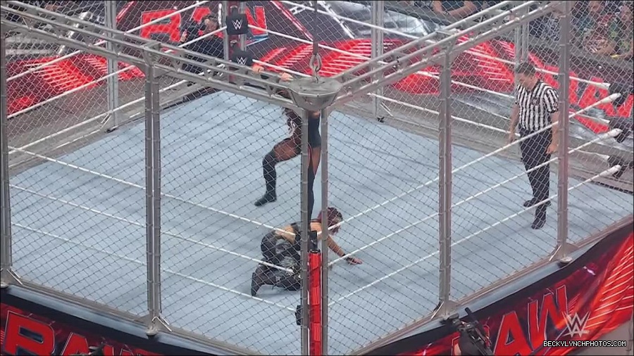 WWE_Monday_Night_RAW_2023_02_06_720p_HDTV_x264-Star_mp4_007295366.jpg