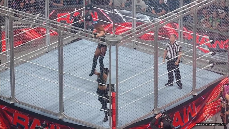 WWE_Monday_Night_RAW_2023_02_06_720p_HDTV_x264-Star_mp4_007297766.jpg
