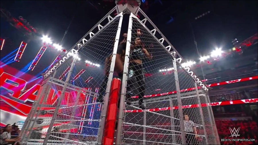 WWE_Monday_Night_RAW_2023_02_06_720p_HDTV_x264-Star_mp4_007314566.jpg