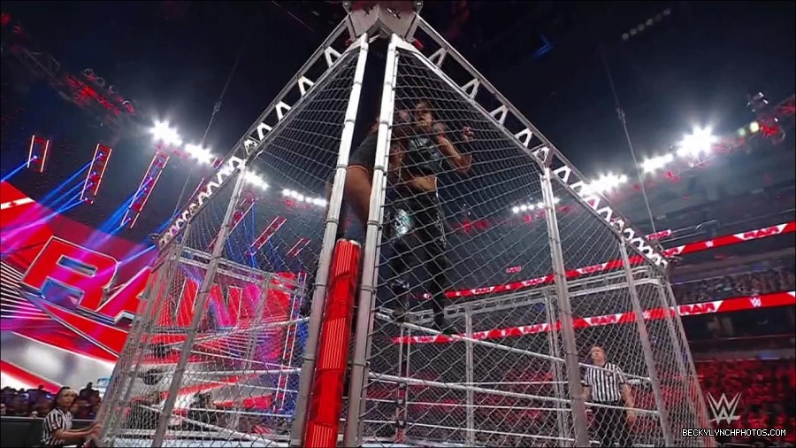 WWE_Monday_Night_RAW_2023_02_06_720p_HDTV_x264-Star_mp4_007314966.jpg