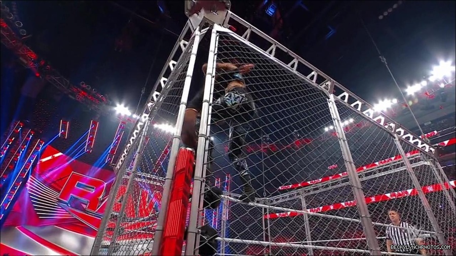 WWE_Monday_Night_RAW_2023_02_06_720p_HDTV_x264-Star_mp4_007320566.jpg
