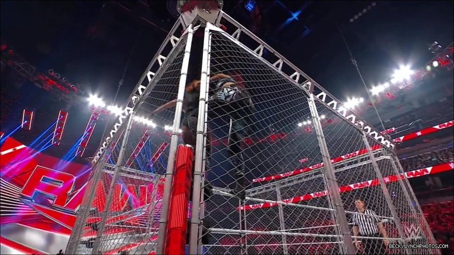 WWE_Monday_Night_RAW_2023_02_06_720p_HDTV_x264-Star_mp4_007322566.jpg