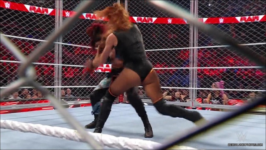 WWE_Monday_Night_RAW_2023_02_06_720p_HDTV_x264-Star_mp4_007370966.jpg