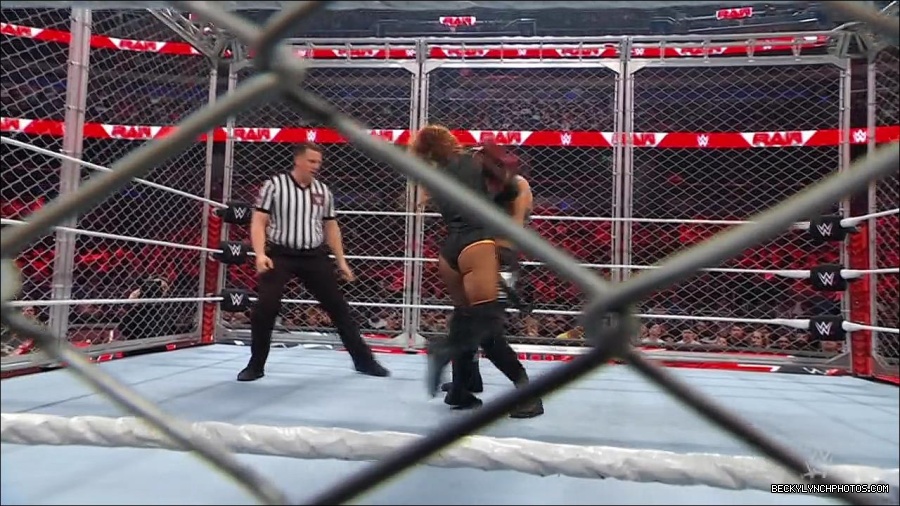 WWE_Monday_Night_RAW_2023_02_06_720p_HDTV_x264-Star_mp4_007376166.jpg