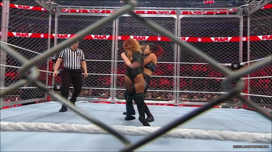 WWE_Monday_Night_RAW_2023_02_06_720p_HDTV_x264-Star_mp4_007376566.jpg