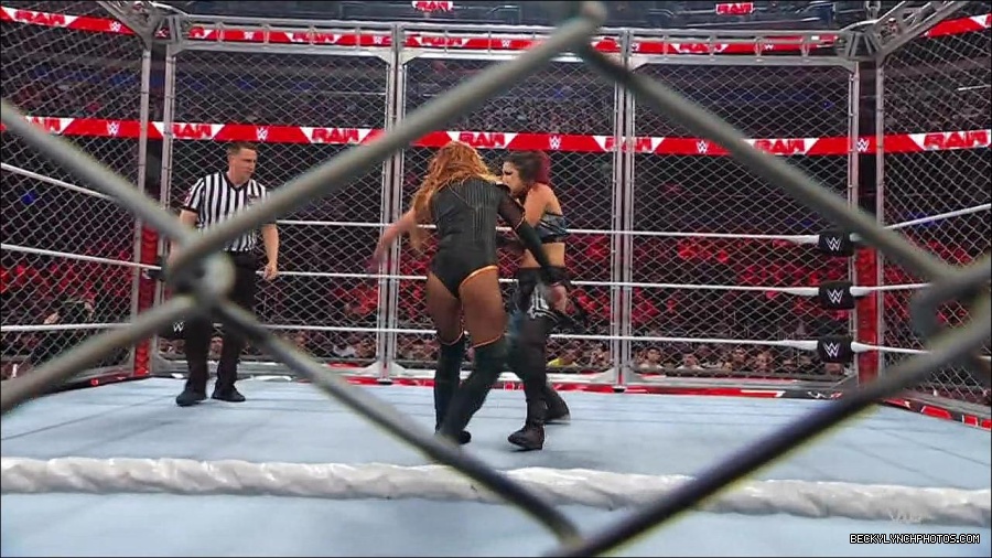 WWE_Monday_Night_RAW_2023_02_06_720p_HDTV_x264-Star_mp4_007376966.jpg