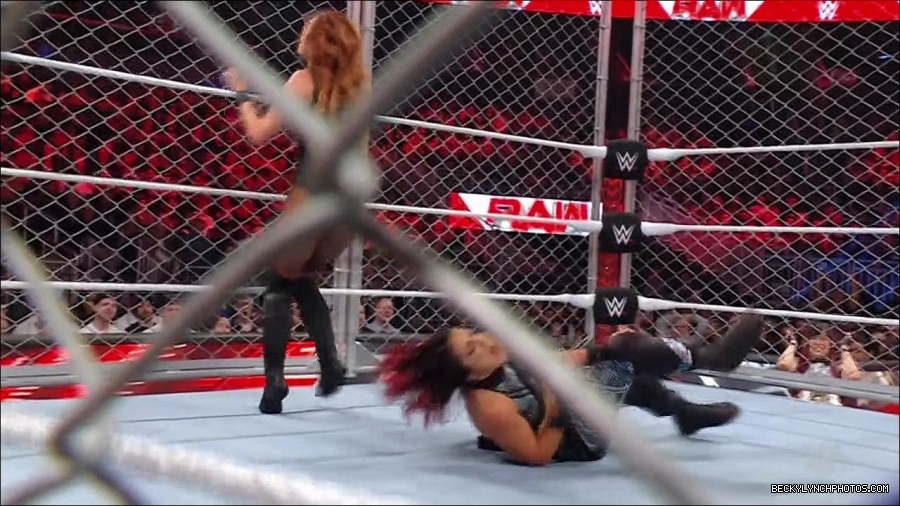 WWE_Monday_Night_RAW_2023_02_06_720p_HDTV_x264-Star_mp4_007390166.jpg