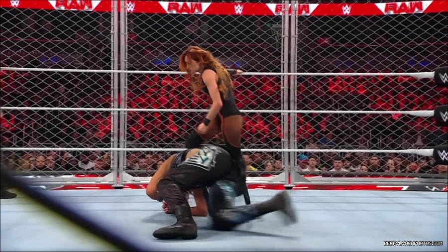 WWE_Monday_Night_RAW_2023_02_06_720p_HDTV_x264-Star_mp4_007392166.jpg