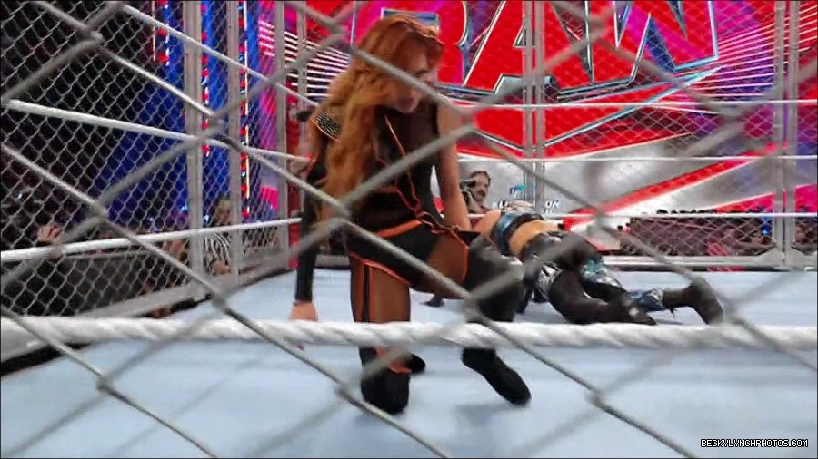 WWE_Monday_Night_RAW_2023_02_06_720p_HDTV_x264-Star_mp4_007448566.jpg