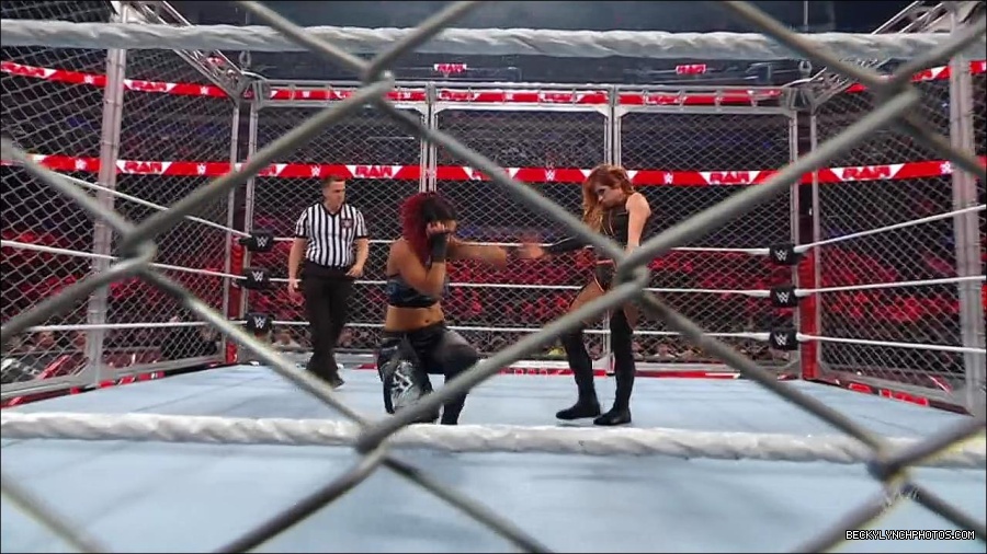 WWE_Monday_Night_RAW_2023_02_06_720p_HDTV_x264-Star_mp4_007454566.jpg