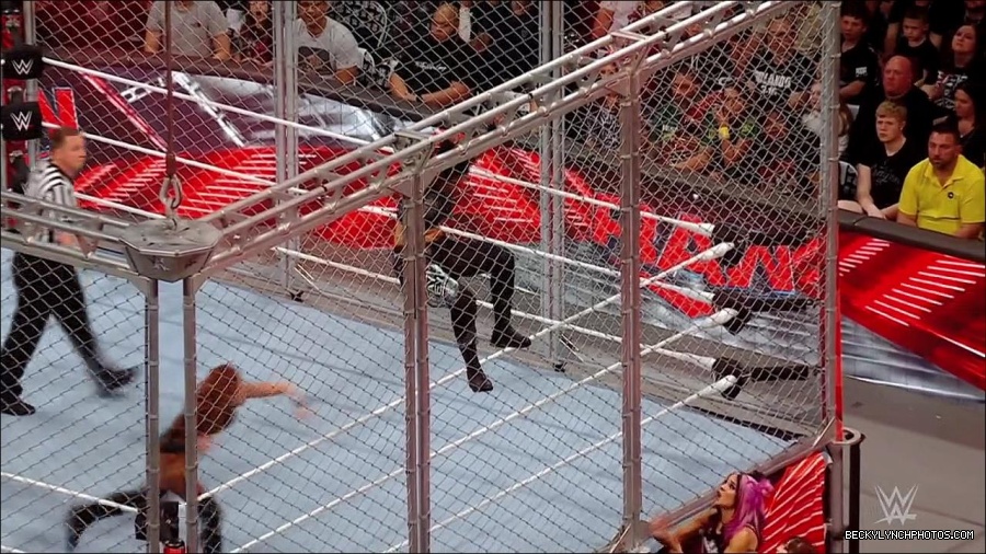 WWE_Monday_Night_RAW_2023_02_06_720p_HDTV_x264-Star_mp4_007490566.jpg