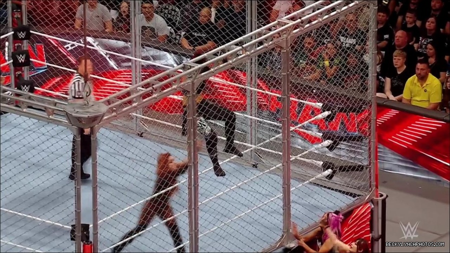 WWE_Monday_Night_RAW_2023_02_06_720p_HDTV_x264-Star_mp4_007490966.jpg