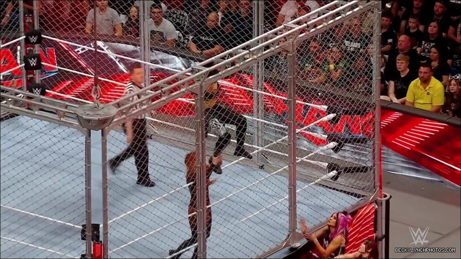 WWE_Monday_Night_RAW_2023_02_06_720p_HDTV_x264-Star_mp4_007491366.jpg