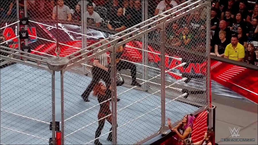 WWE_Monday_Night_RAW_2023_02_06_720p_HDTV_x264-Star_mp4_007491766.jpg