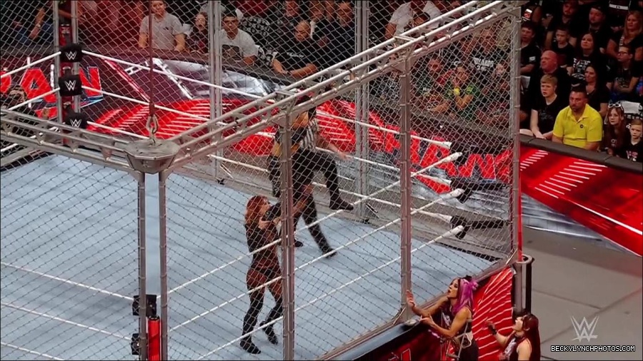 WWE_Monday_Night_RAW_2023_02_06_720p_HDTV_x264-Star_mp4_007492166.jpg