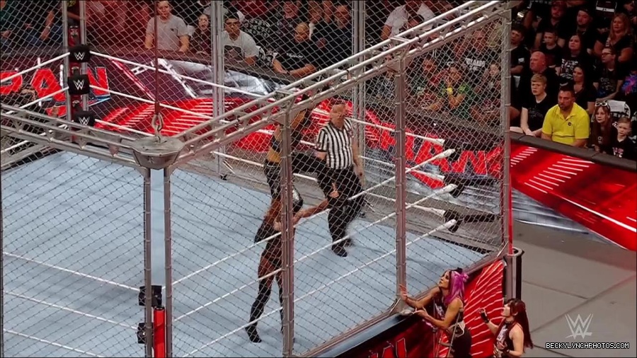 WWE_Monday_Night_RAW_2023_02_06_720p_HDTV_x264-Star_mp4_007492566.jpg