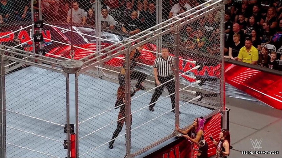 WWE_Monday_Night_RAW_2023_02_06_720p_HDTV_x264-Star_mp4_007492966.jpg