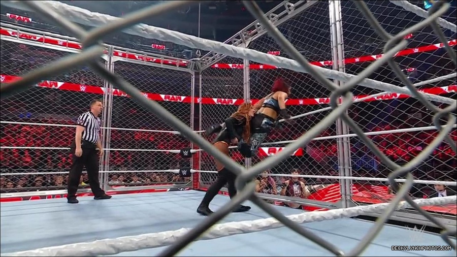 WWE_Monday_Night_RAW_2023_02_06_720p_HDTV_x264-Star_mp4_007495766.jpg