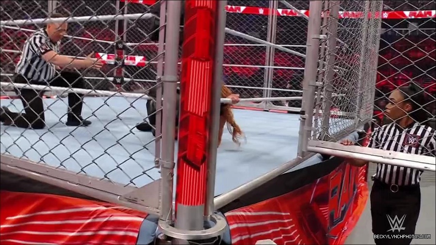 WWE_Monday_Night_RAW_2023_02_06_720p_HDTV_x264-Star_mp4_007525666.jpg