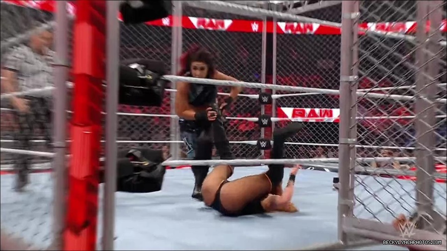 WWE_Monday_Night_RAW_2023_02_06_720p_HDTV_x264-Star_mp4_007537666.jpg