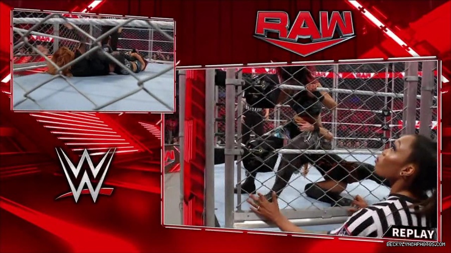 WWE_Monday_Night_RAW_2023_02_06_720p_HDTV_x264-Star_mp4_007552866.jpg