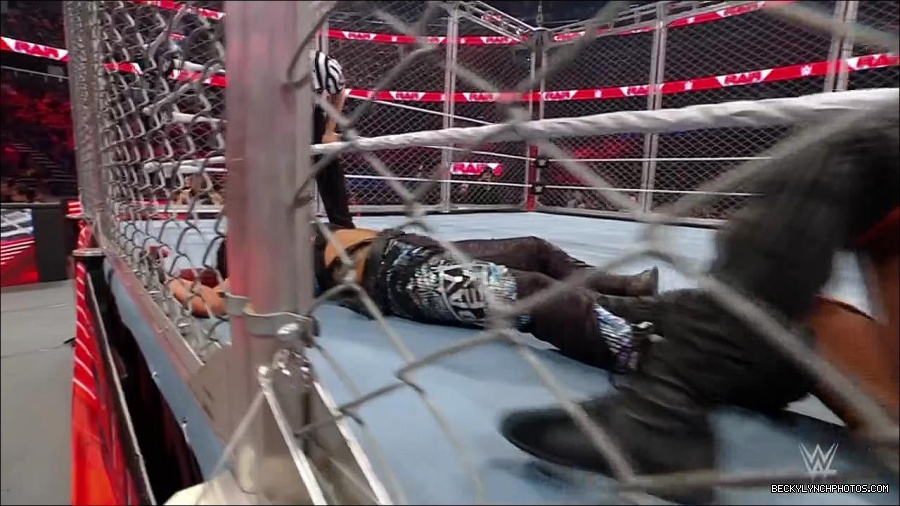 WWE_Monday_Night_RAW_2023_02_06_720p_HDTV_x264-Star_mp4_007570066.jpg
