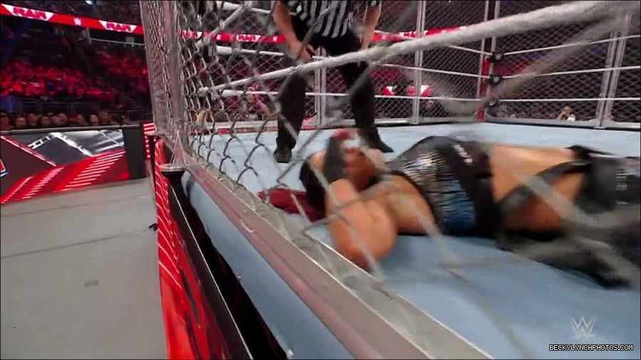 WWE_Monday_Night_RAW_2023_02_06_720p_HDTV_x264-Star_mp4_007571266.jpg