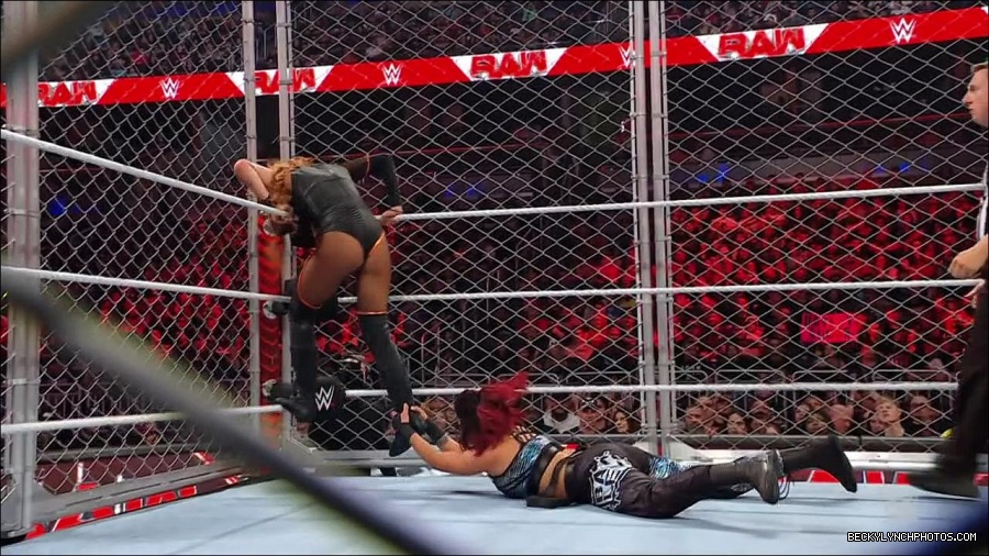 WWE_Monday_Night_RAW_2023_02_06_720p_HDTV_x264-Star_mp4_007578066.jpg