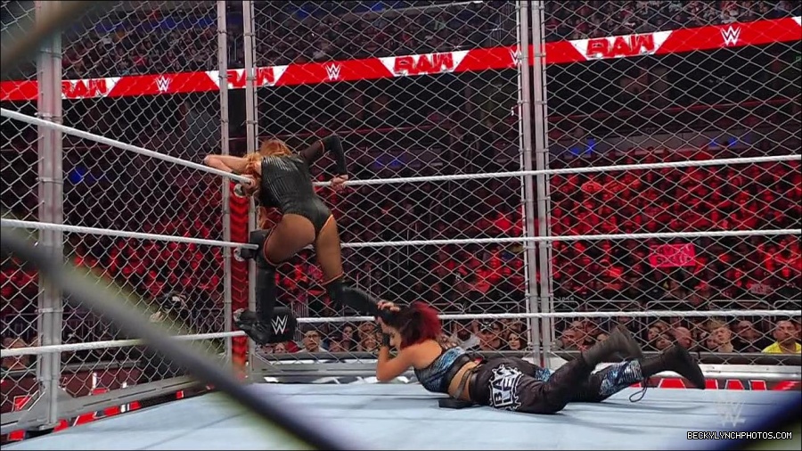 WWE_Monday_Night_RAW_2023_02_06_720p_HDTV_x264-Star_mp4_007579666.jpg