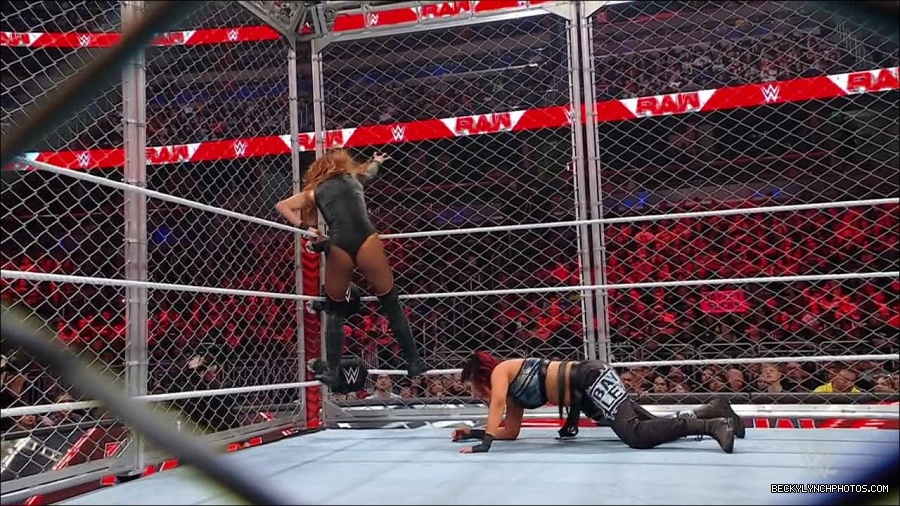 WWE_Monday_Night_RAW_2023_02_06_720p_HDTV_x264-Star_mp4_007581666.jpg