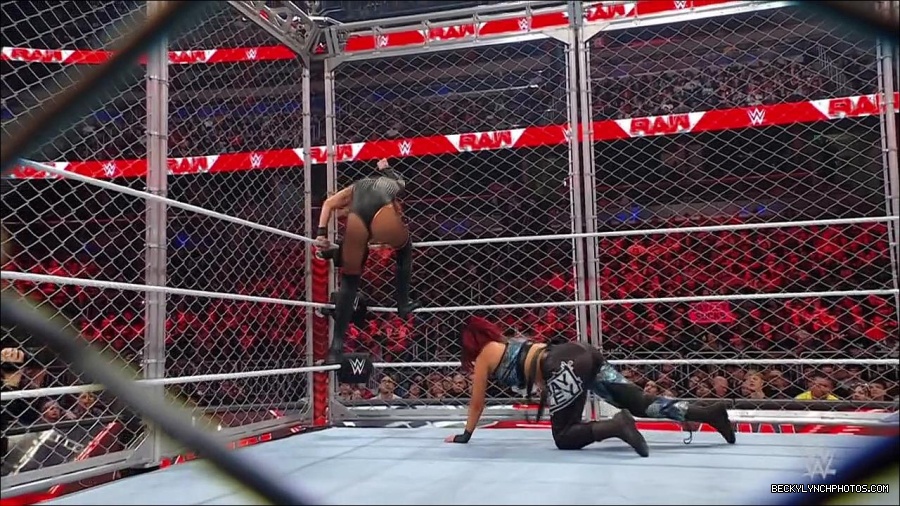 WWE_Monday_Night_RAW_2023_02_06_720p_HDTV_x264-Star_mp4_007582866.jpg