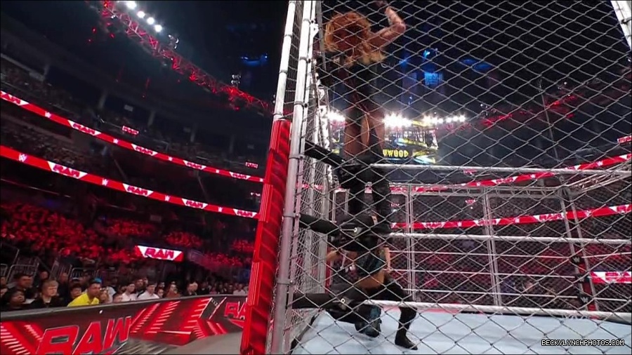 WWE_Monday_Night_RAW_2023_02_06_720p_HDTV_x264-Star_mp4_007584466.jpg
