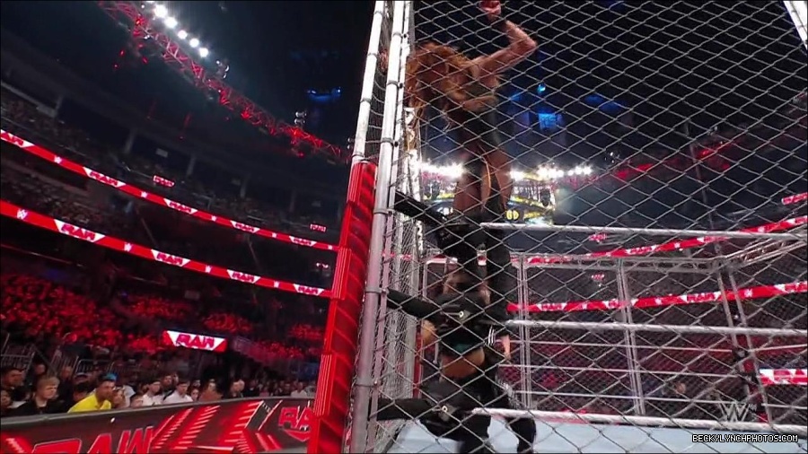 WWE_Monday_Night_RAW_2023_02_06_720p_HDTV_x264-Star_mp4_007584866.jpg