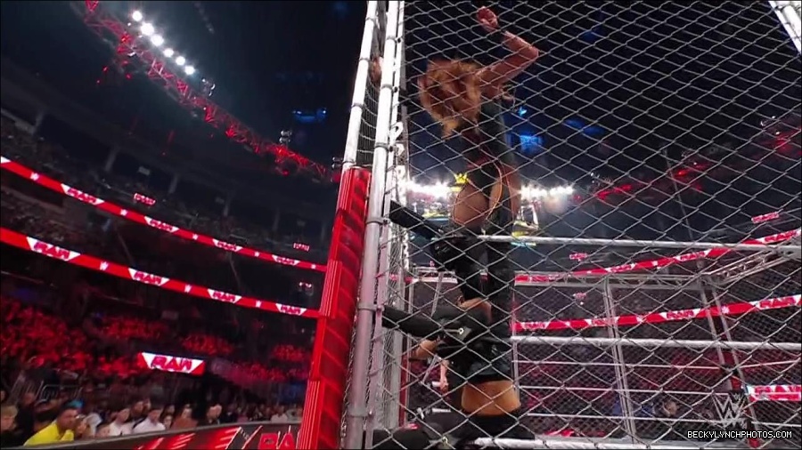 WWE_Monday_Night_RAW_2023_02_06_720p_HDTV_x264-Star_mp4_007585266.jpg