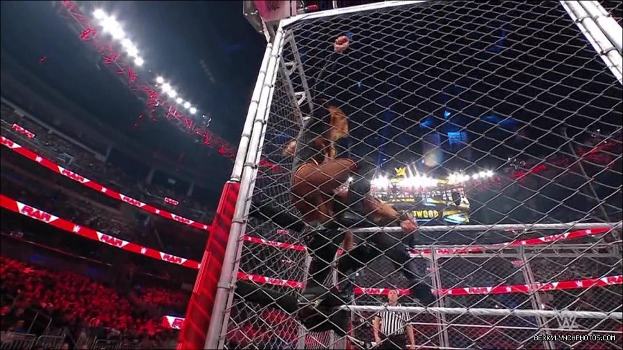 WWE_Monday_Night_RAW_2023_02_06_720p_HDTV_x264-Star_mp4_007593666.jpg