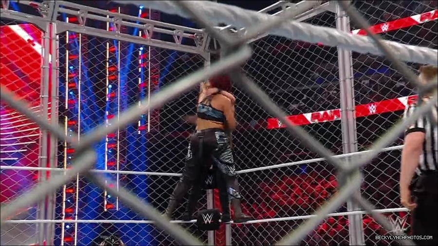 WWE_Monday_Night_RAW_2023_02_06_720p_HDTV_x264-Star_mp4_007596066.jpg