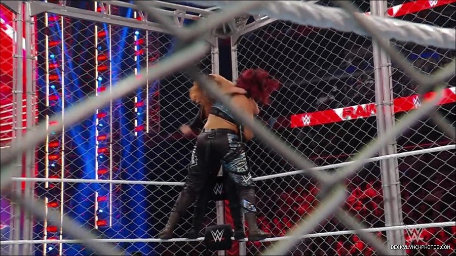 WWE_Monday_Night_RAW_2023_02_06_720p_HDTV_x264-Star_mp4_007597266.jpg