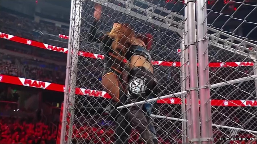 WWE_Monday_Night_RAW_2023_02_06_720p_HDTV_x264-Star_mp4_007597666.jpg
