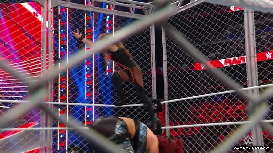 WWE_Monday_Night_RAW_2023_02_06_720p_HDTV_x264-Star_mp4_007600866.jpg