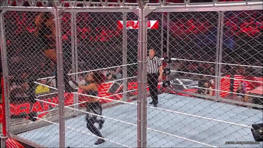 WWE_Monday_Night_RAW_2023_02_06_720p_HDTV_x264-Star_mp4_007602866.jpg