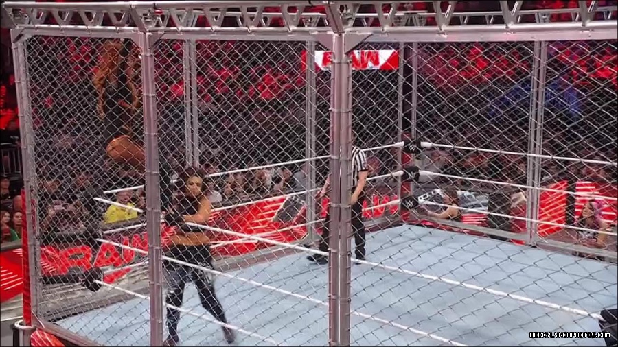 WWE_Monday_Night_RAW_2023_02_06_720p_HDTV_x264-Star_mp4_007603666.jpg