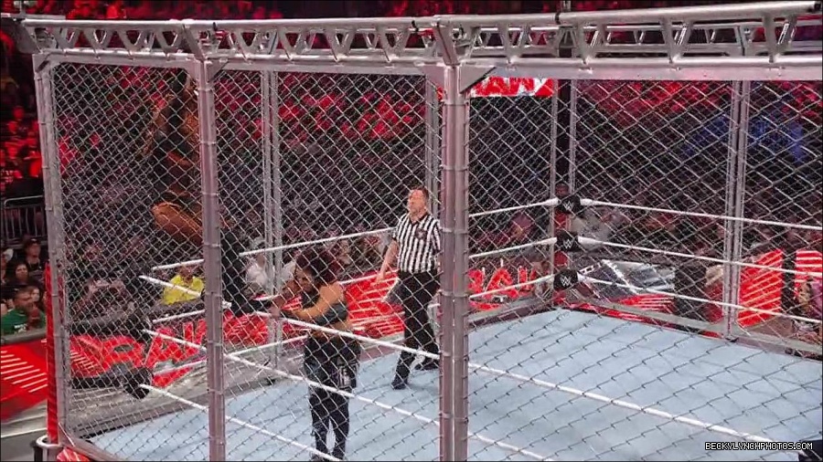 WWE_Monday_Night_RAW_2023_02_06_720p_HDTV_x264-Star_mp4_007604466.jpg
